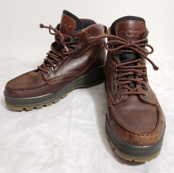 ecco genuine track footwear